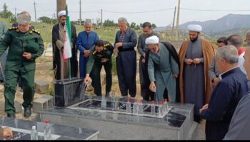 غبارروبی مزار شهدای جنگ رمضان شهرستان جوانرود به مناسبت سالروز ارتحال امام خمینی(ره) غبارروبی مزار شهدای جنگ رمضان شهرستان جوانرود به مناسبت سالروز ارتحال امام خمینی(ره)