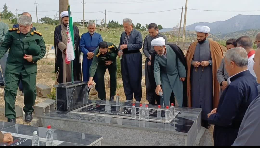 غبارروبی مزار شهدای جنگ رمضان شهرستان جوانرود به مناسبت سالروز ارتحال امام خمینی(ره) غبارروبی مزار شهدای جنگ رمضان شهرستان جوانرود به مناسبت سالروز ارتحال امام خمینی(ره)