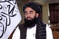 بزرگترین فرزند از پنج فرزند خانواده بود و در محوطه دانشگاه تسینگهوا بزرگ شد