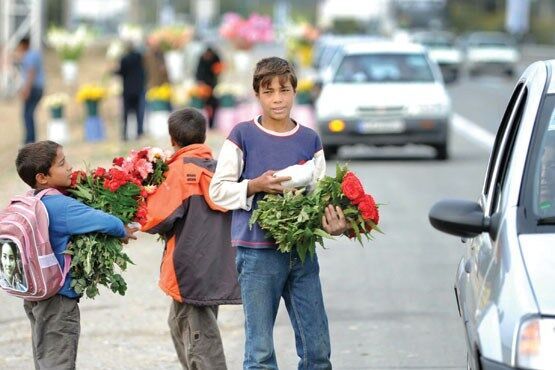 کودکان کار دیروز، ساقی‌های قد و نیم قد امروز