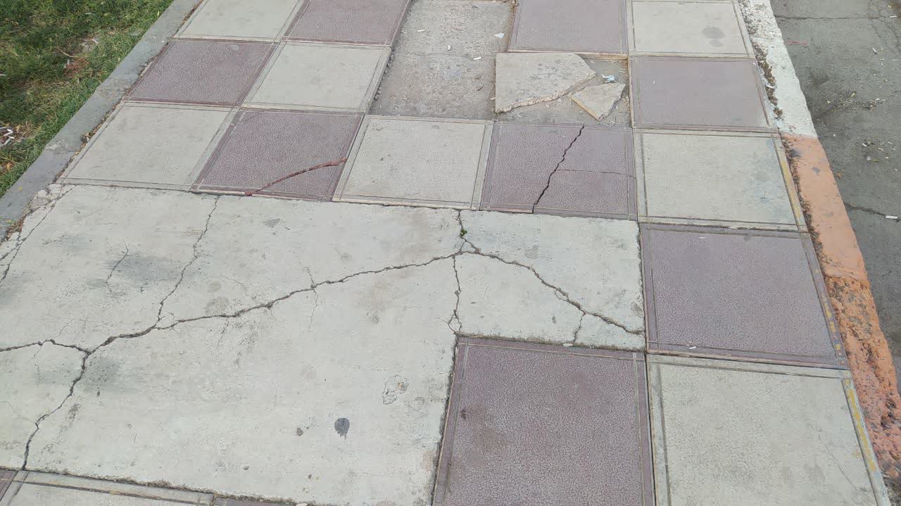 پیاده روی جلو بیمارستان جوانرود به روایت تصویر پیاده روی جلو بیمارستان جوانرود به روایت تصویر